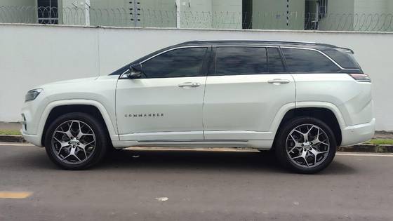 JEEP COMMANDER 2.0 TD380 TURBO DIESEL OVERLAND AT9